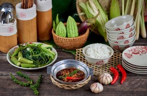 Một chén cơm bao nhiêu calo