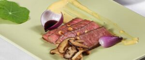 nhà hàng phục vụ món ăn được chế biến từ Bò Wagyu Nhật