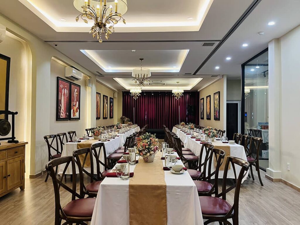 nhà hàng tổ chức tiệc cho ngân hàng