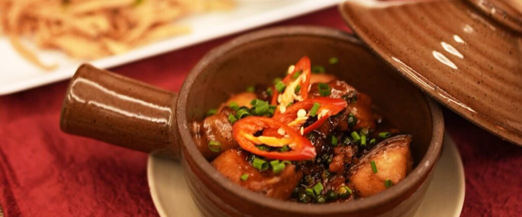 nhà hàng phục vụ món cá lăng